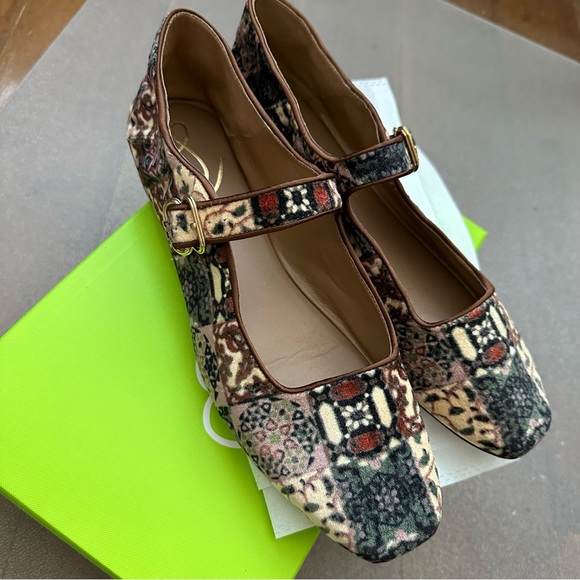 EUC Sam Edelman Women's Michaela Mary Jane Flats 11 Ivory Multi Velvet w. Box - Picture 5 of 5